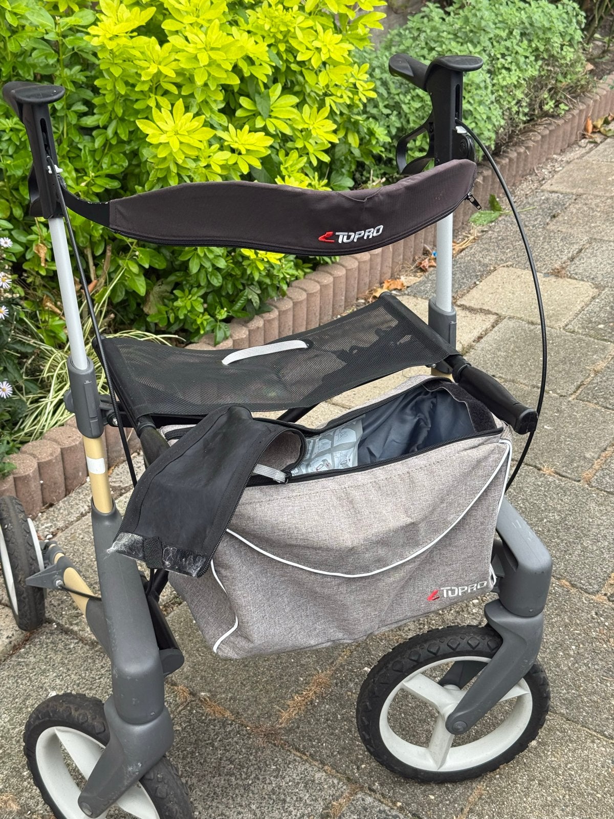 Stevige rollator met grote wielen., Ophalen, Opvouwbaar, Gebruikt