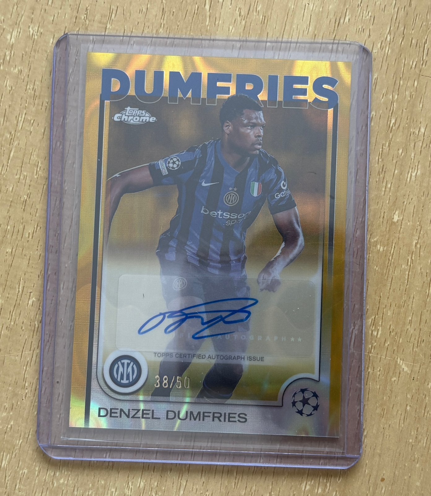 Denzel Dumfries Topps Chrome UEFA 2024/25 Gold Auto /50, Verzenden, Zo goed als nieuw, Plaatje