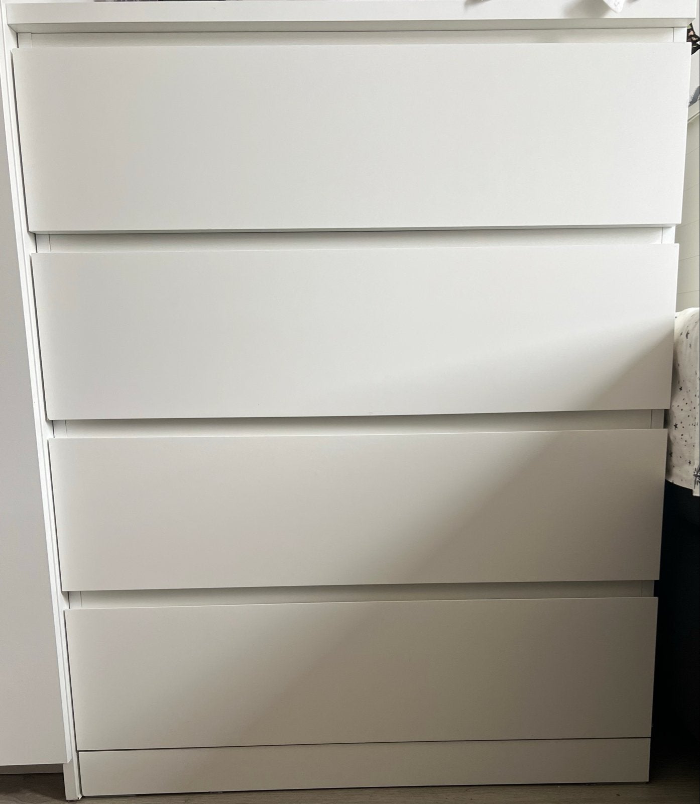 IKEA Malm ladekast met 4 lades, wit, Huis en Inrichting, Ophalen, 100 tot 150 cm, 50 tot 100 cm, Zo goed als nieuw