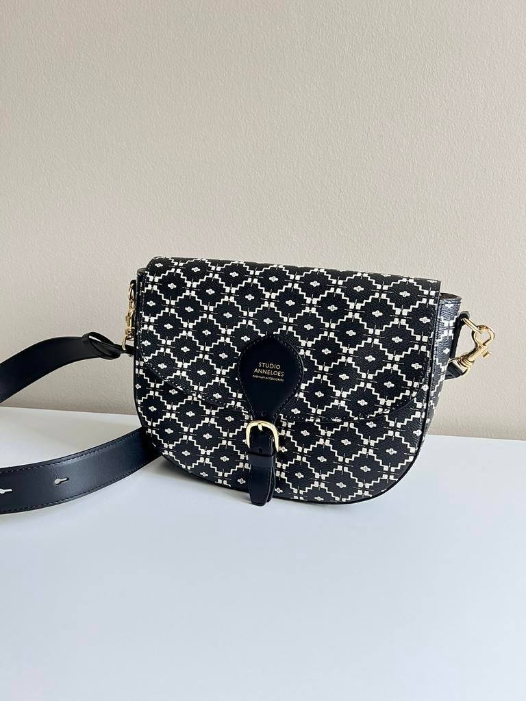 Studio anneloes crossbody schoudertas - tas zwart wit NIEUW, Zwart, Ophalen of Verzenden, Zo goed als nieuw