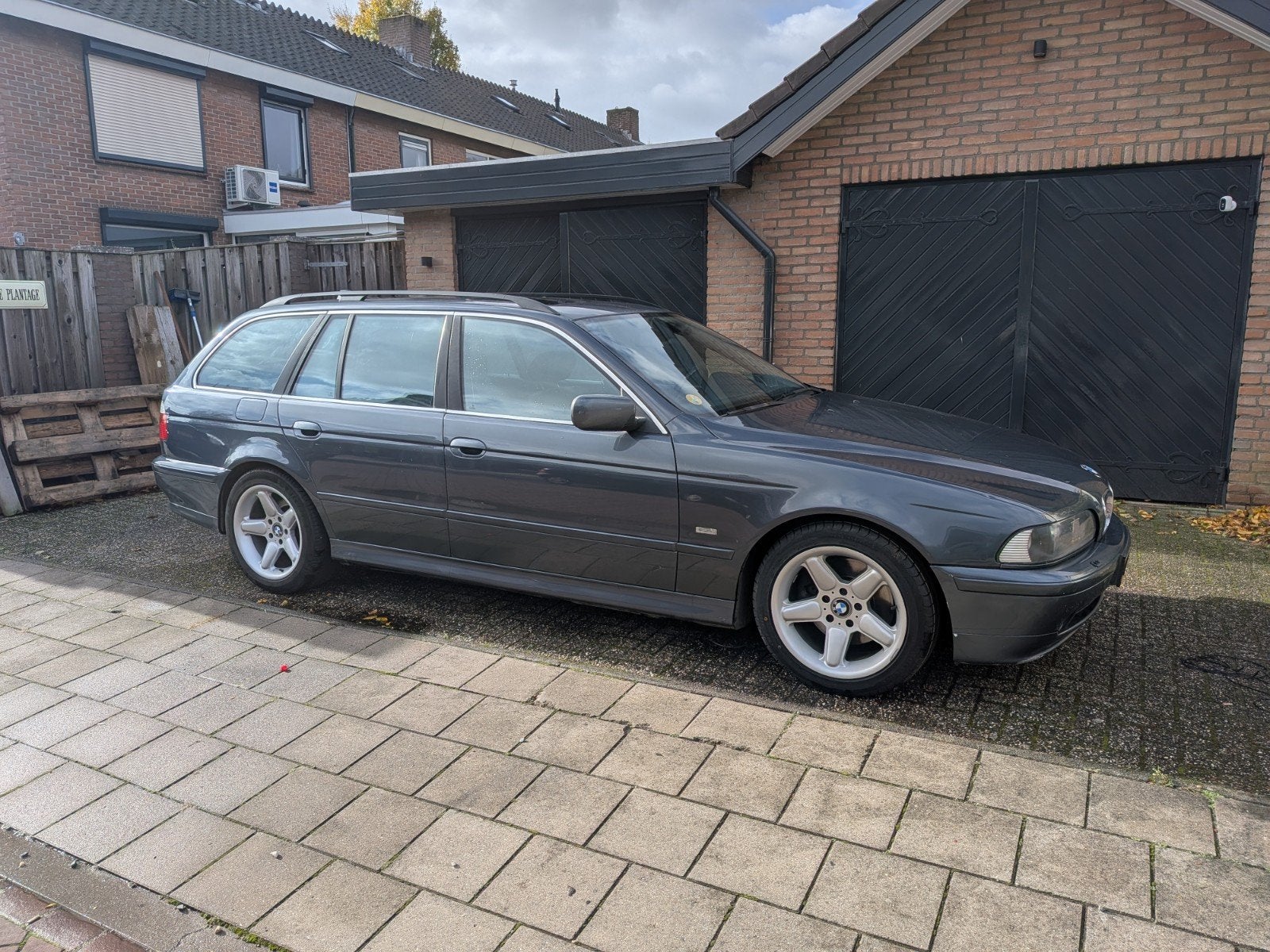 BMW 5-Serie 3.0 530I Touring AUT 2000 Grijs, Auto's, Automaat, Achterwielaandrijving, 2000 kg, 1650 kg