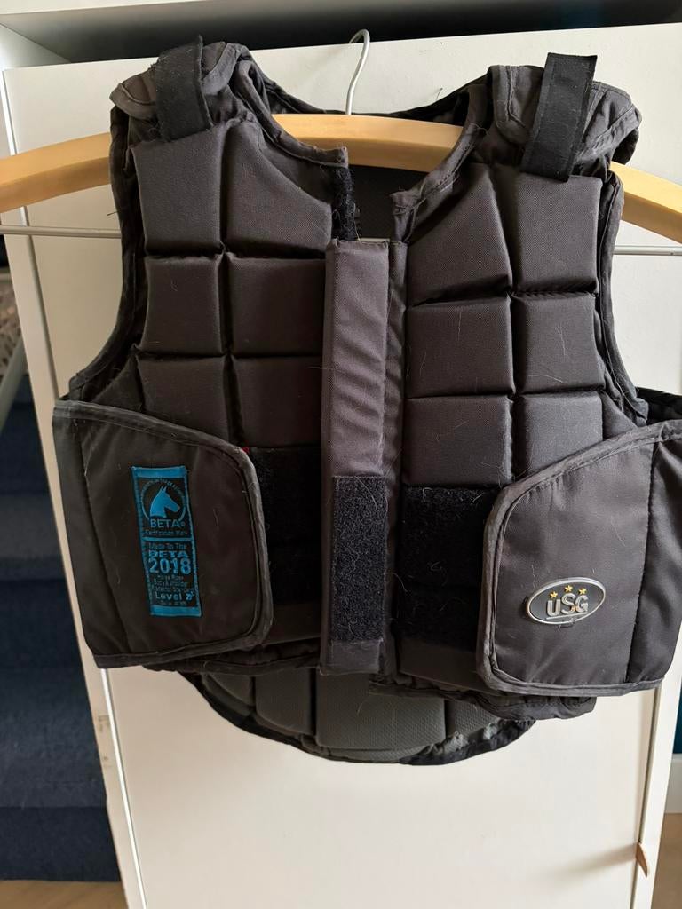 Bodyprotector usg maat kind m, Dieren en Toebehoren, Paardrijkleding, Ophalen of Verzenden, Zo goed als nieuw