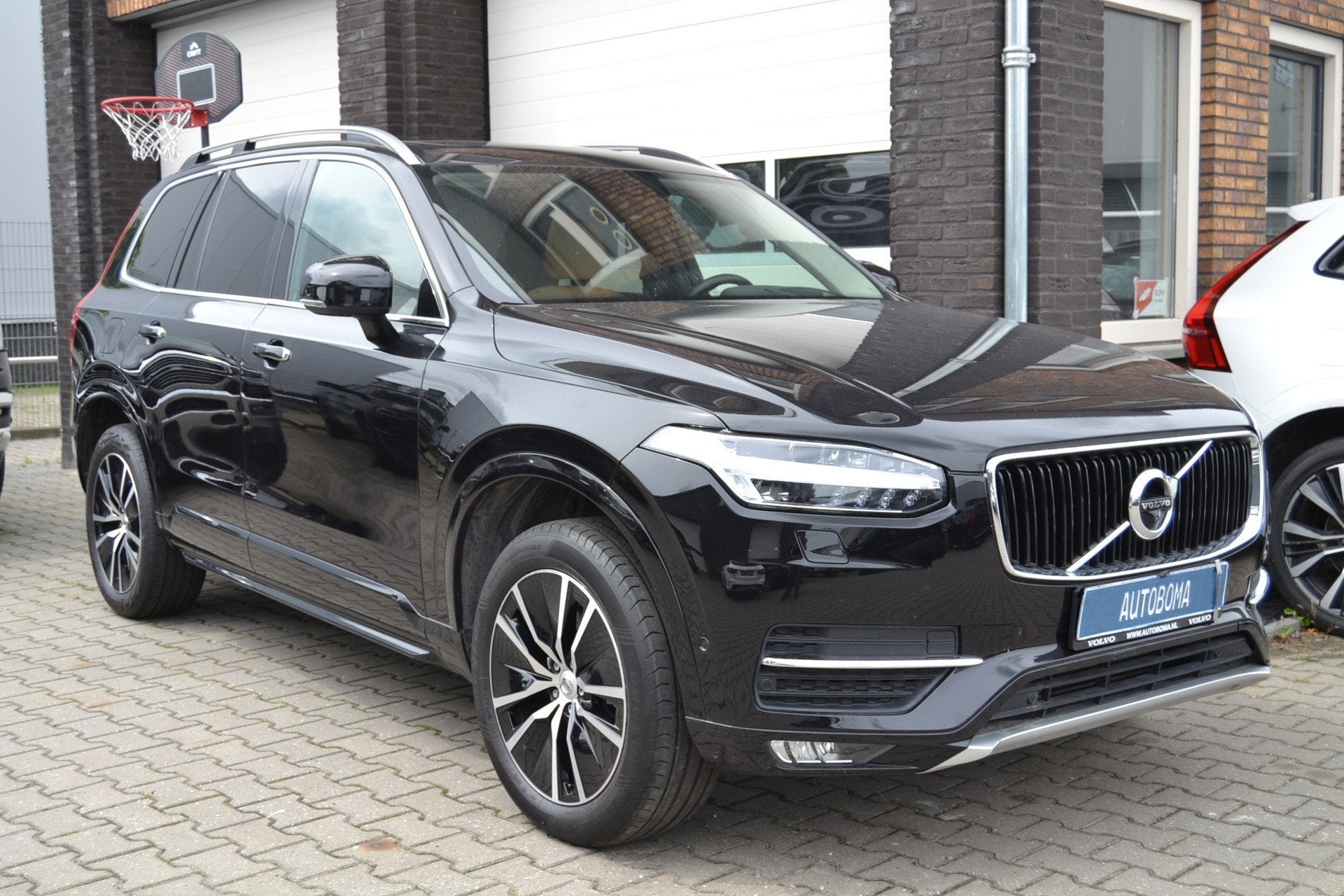 Volvo XC90 2.0 T6 AWD Momentum, 360 camera, panoramadak, Gebruikt, Zwart, 4 cilinders, 1969 cc