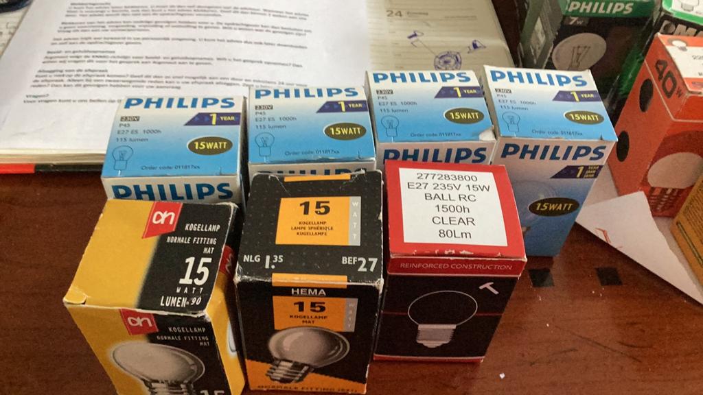 Philips gloeilampen 4 en 3 andere 15 watt grote fitting, Ophalen of Verzenden, Nieuw