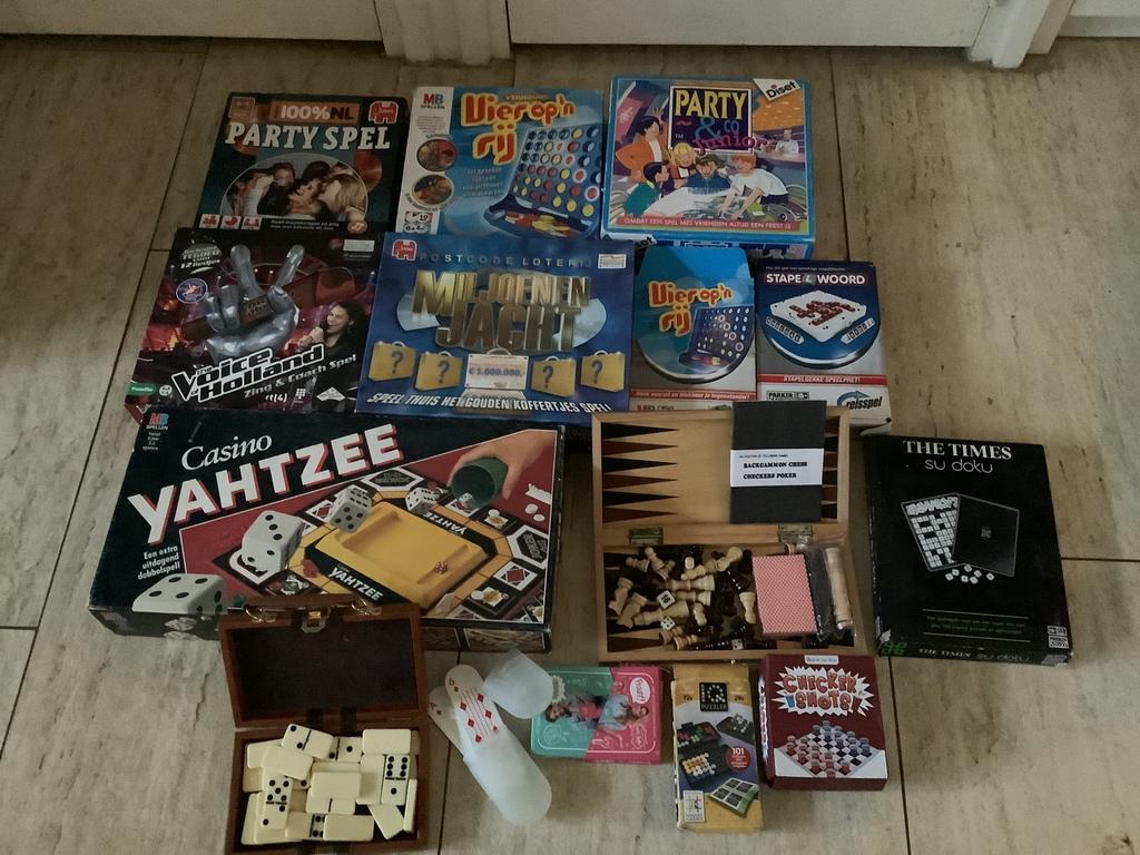 Grote collectie bordspellen en reisspellen, Hobby en Vrije tijd, Gezelschapsspellen | Bordspellen, Een of twee spelers, Ophalen of Verzenden
