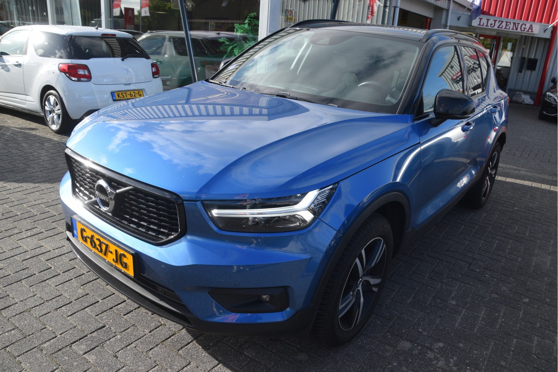 Volvo XC40 2.0 T4 R-Design LED | Carplay | Trekhaak | Sporto, Auto's, 15 km/l, Blauw, Origineel Nederlands, Bedrijf