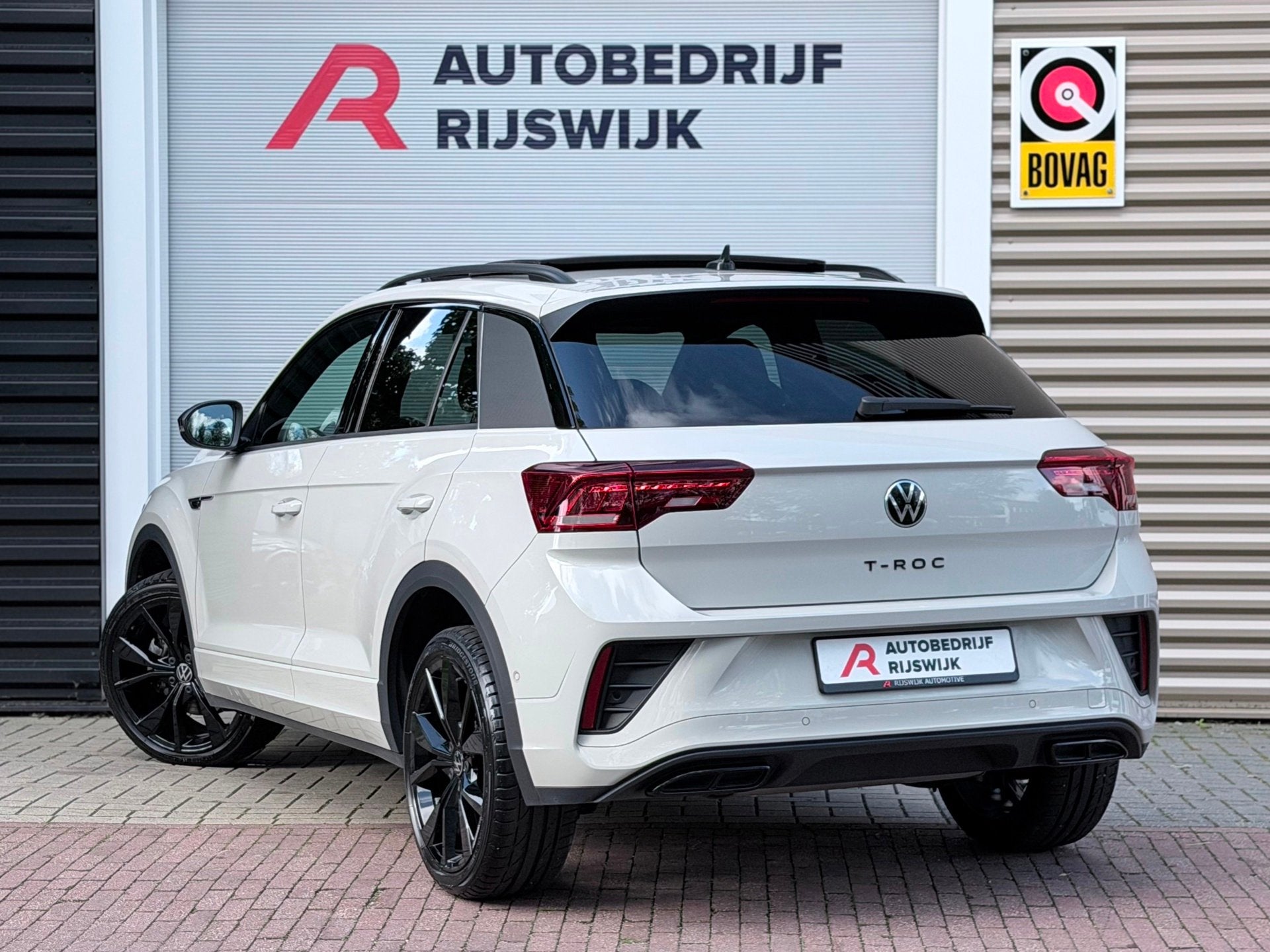 Volkswagen T-ROC 1.5 TSI R-Line Pano/Keyless/Camera, Auto's, Stof, Euro 6, 4 cilinders, Bedrijf