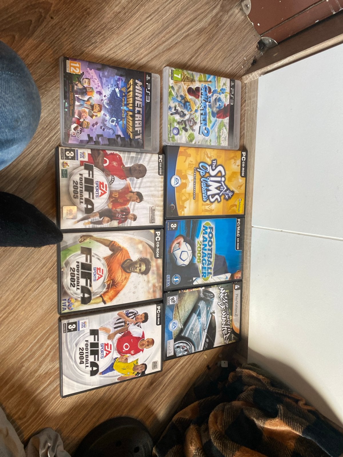Diverse games: Minecraft, FIFA, Sims, Smurfen, Football Mana, Ophalen, Gebruikt, Overige genres, 1 speler