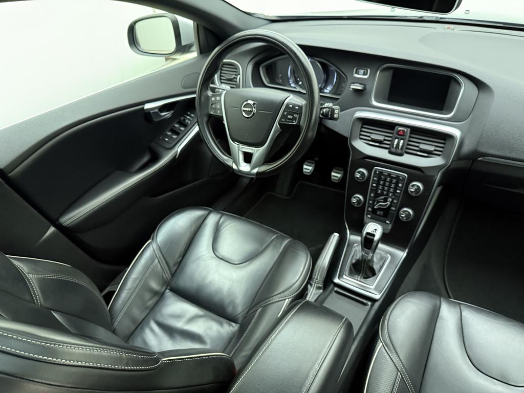 Volvo V40 2.0 T4 190pk Business Sport / Panorama dak / Leder, Voorwielaandrijving, 12 maanden, Gebruikt, Bedrijf