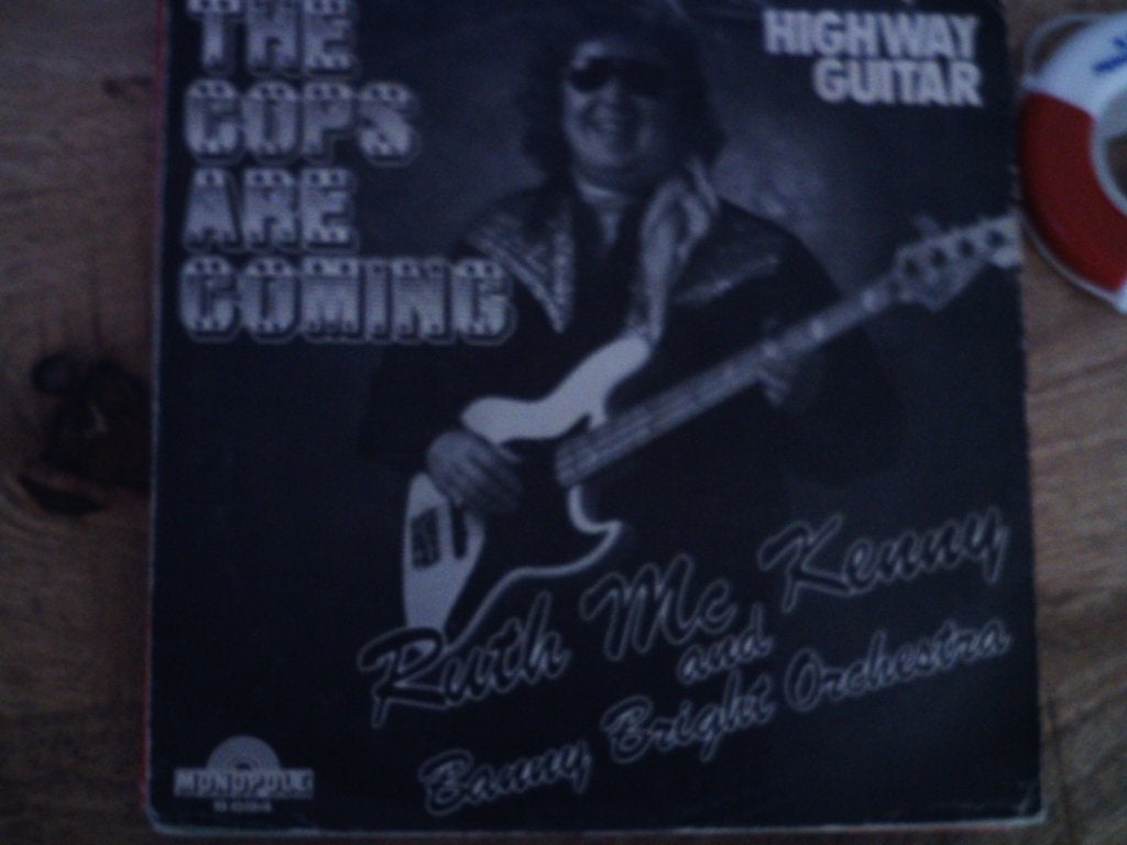 ruth mc kenny - the cops are coming 16jul, 7 inch, Ophalen of Verzenden, Zo goed als nieuw, Pop