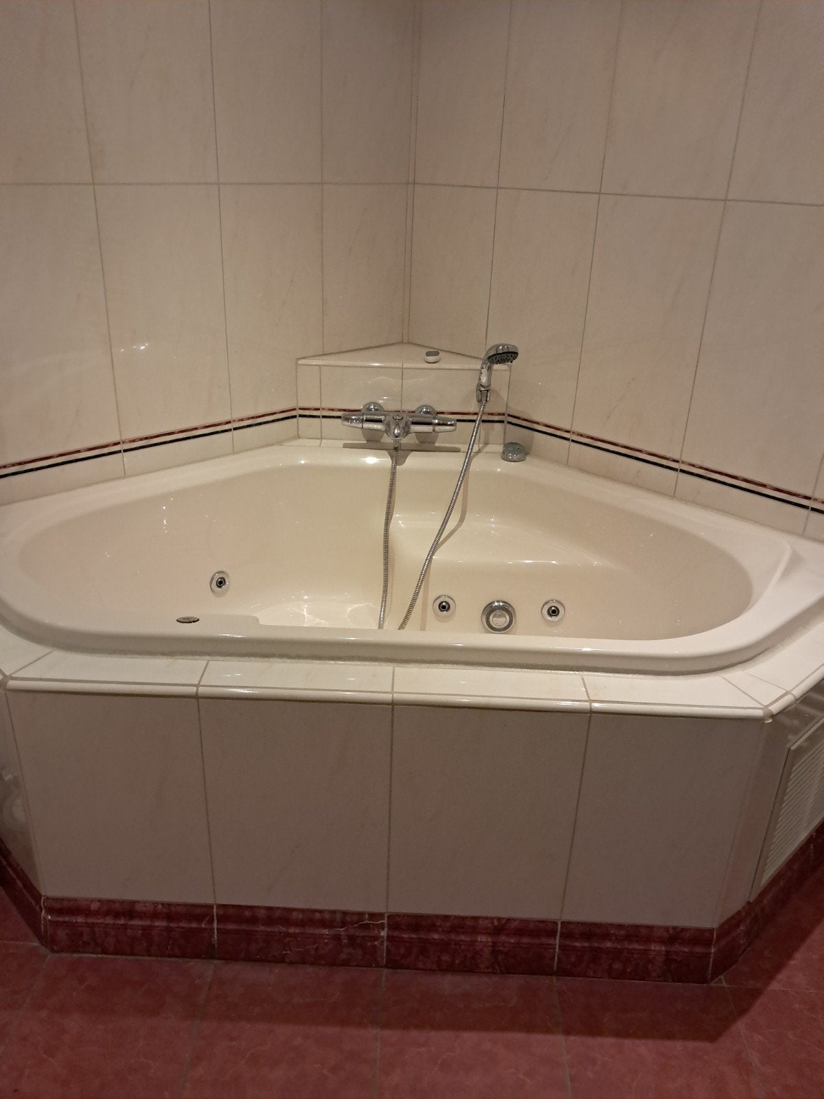 Hoekbad met bubbelfunctie, Ophalen, Gebruikt, Met bad