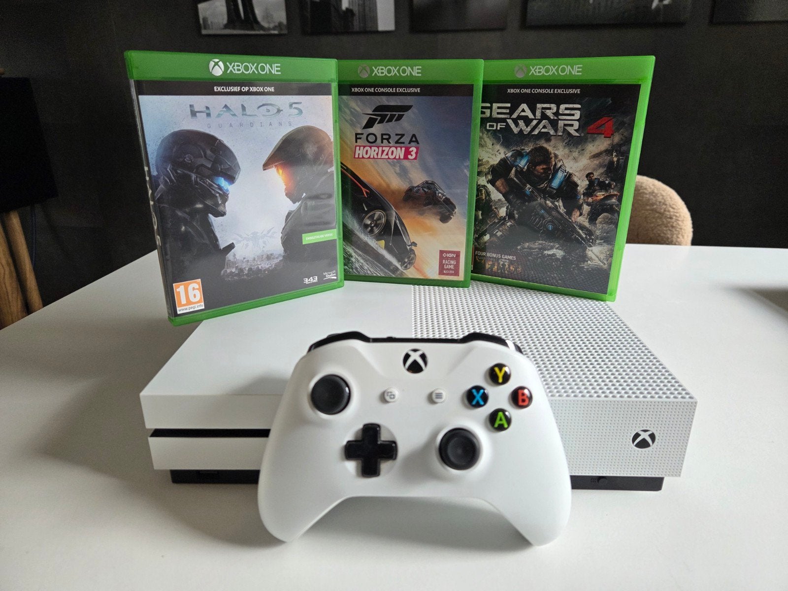 Xbox one S. 512gb. Inclusief 3 games, Spelcomputers en Games, Xbox One S, Ophalen of Verzenden, Zo goed als nieuw, Met 1 controller