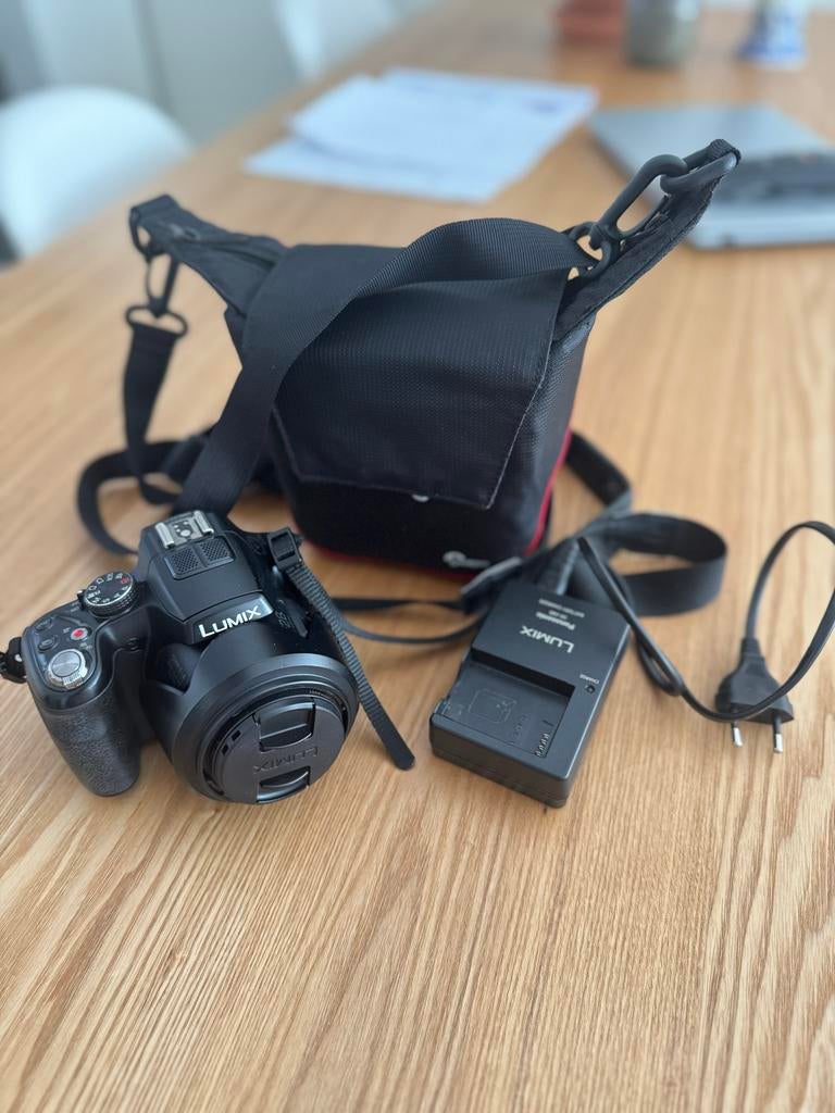 Panasonic LUMIX DMC-FZ200 digitale bridgecamera, 12 Megapixel, Compact, Ophalen of Verzenden, Zo goed als nieuw