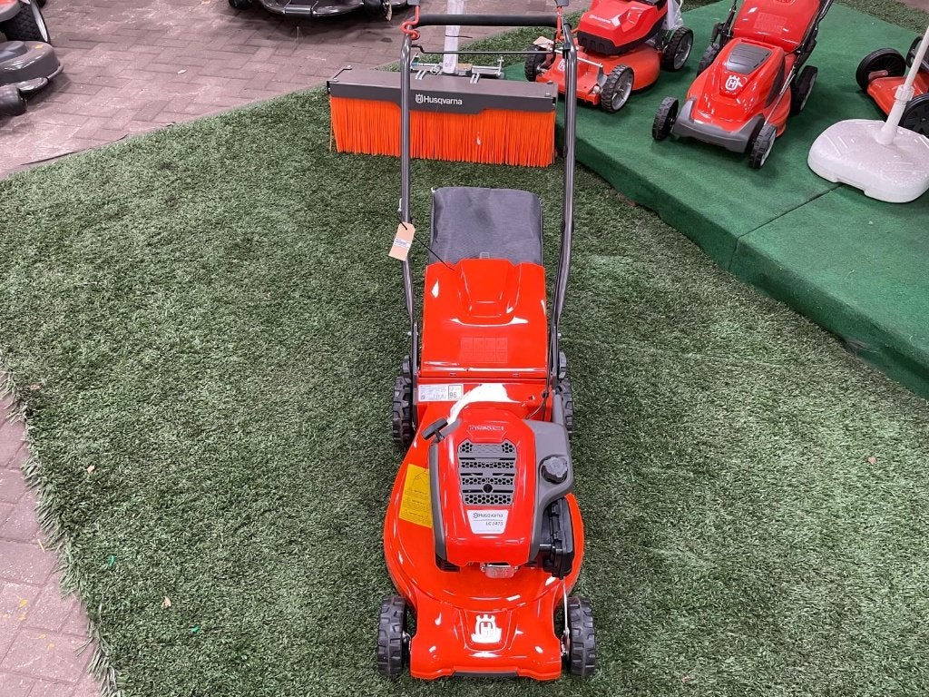 Husqvarna LC247S, Cirkelmaaier, Nieuw, Ophalen of Verzenden, Opvangbak