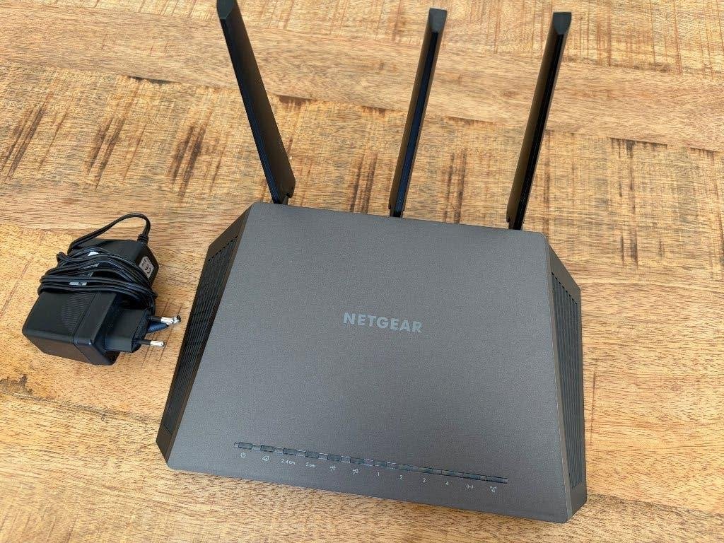 NETGEAR Nighthawk AC1900 Smart WiFi Router (R7000), Ophalen of Verzenden, Zo goed als nieuw, Router met modem, Netgear