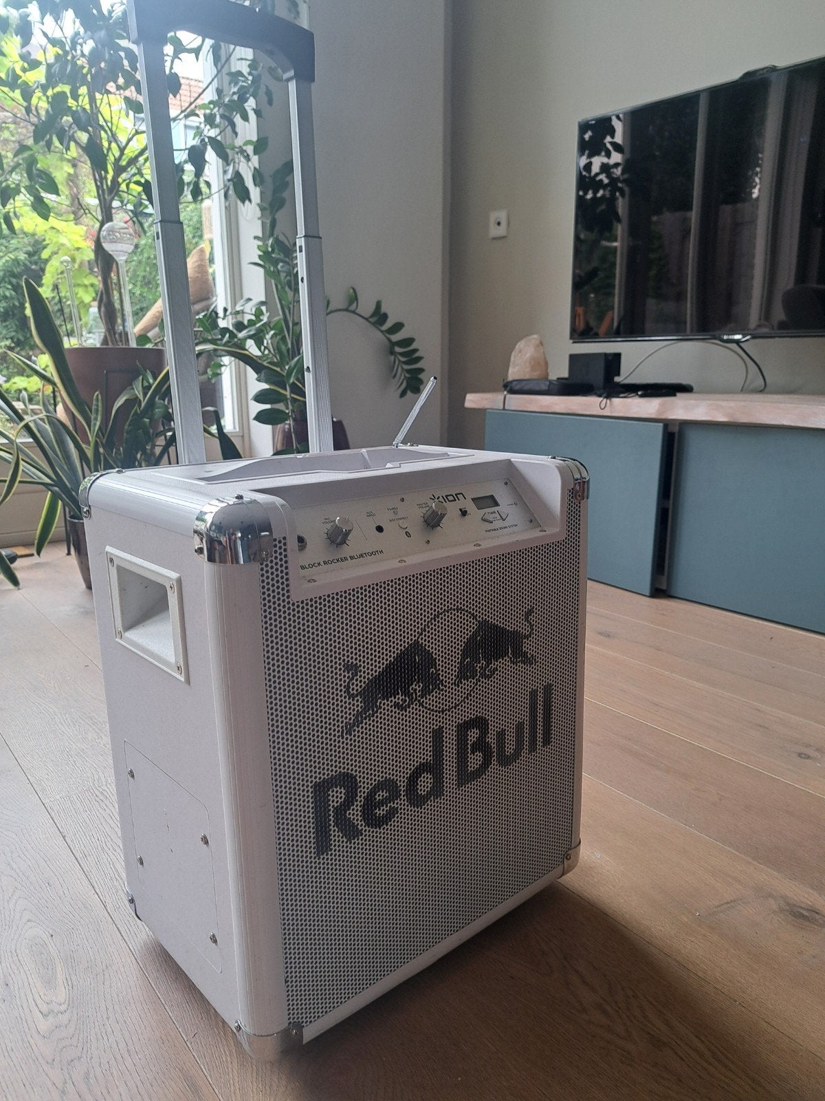 Ion Block Rocker Bluetooth Red Bull Edition Party Speaker, Gebruikt, Bluetooth, Party speaker, Minder dan 60 watt