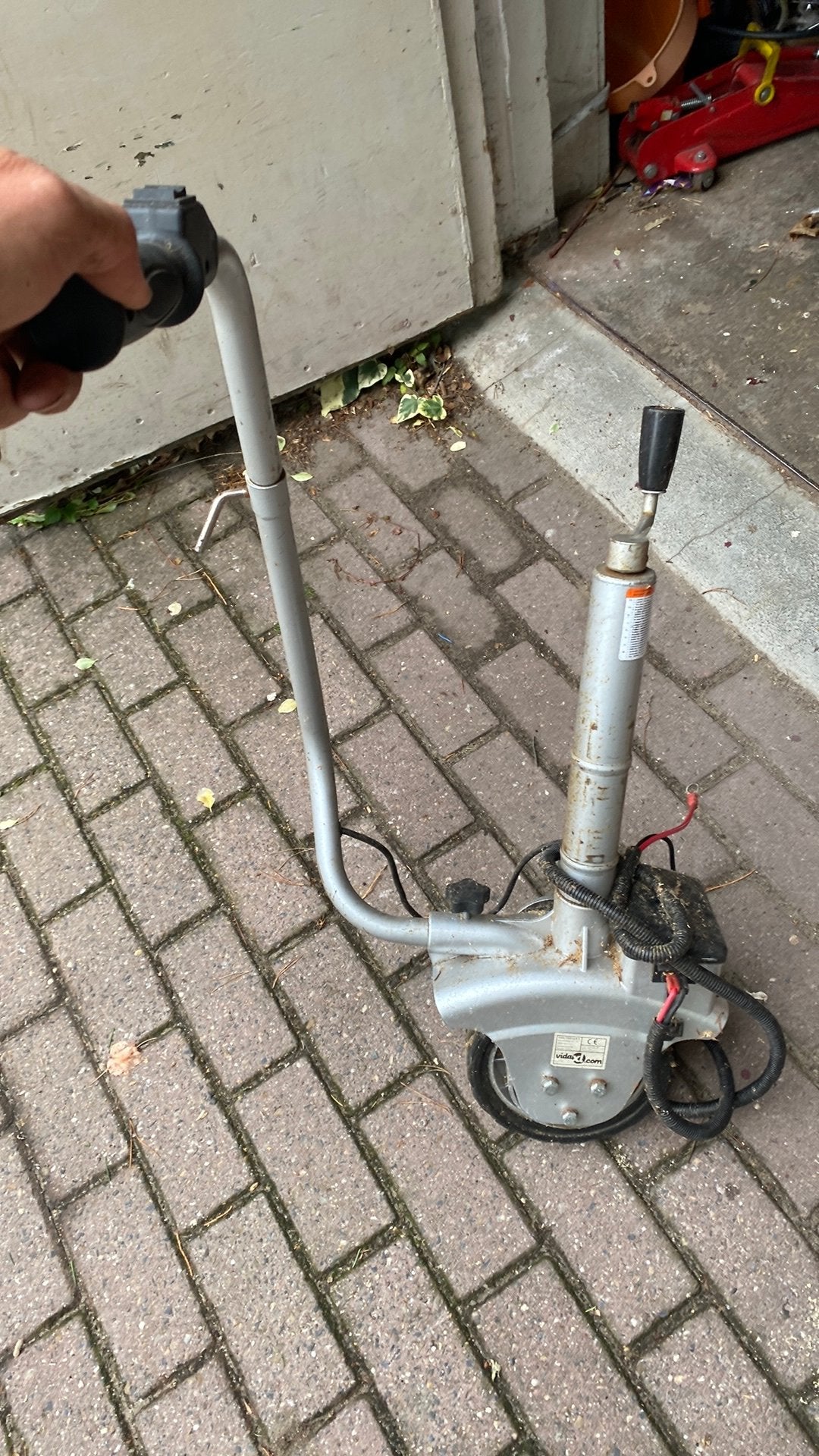 Aanhanger of carvan mover (neuswilemotor), Ophalen