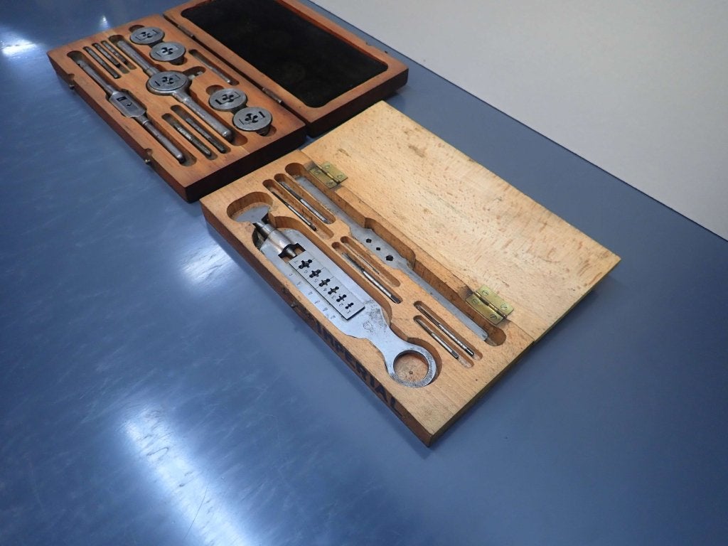 2x Engelse Tap set / Tapset Engels, Niet ingevuld, Gebruikt, Niet ingevuld, Ophalen of Verzenden