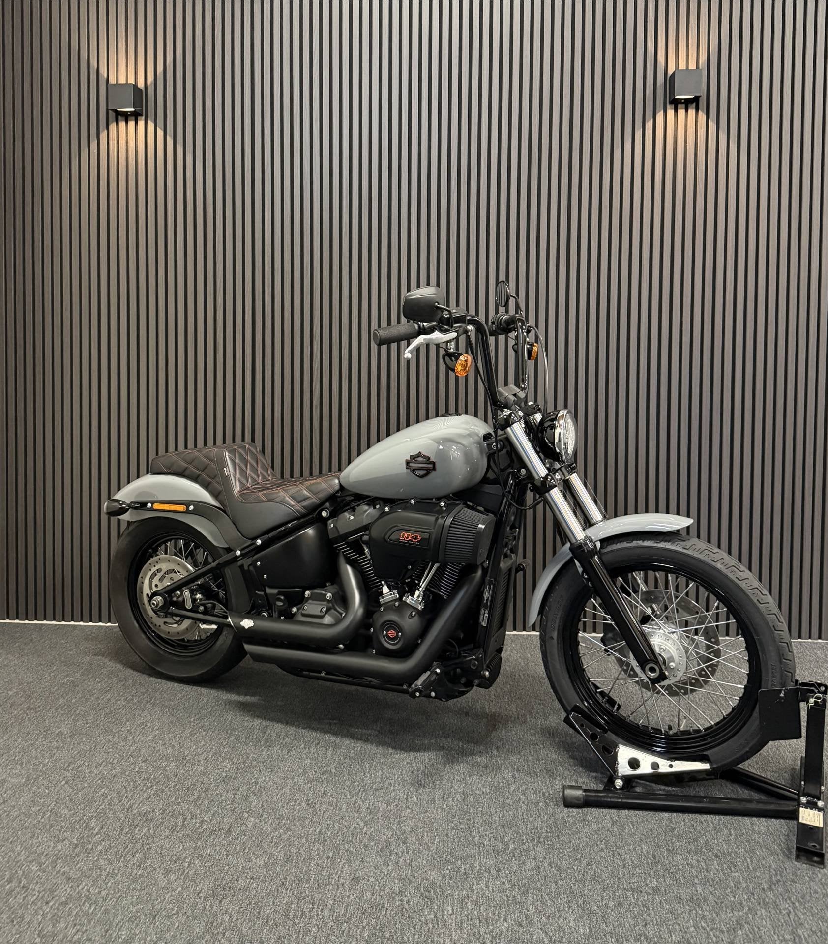 Harley-Davidson 114 FXBBS Softail Street Bob -5HD-VANCE&HINE, Kolen Motors, Bedrijf, Kolenmotors@outlook.com, Meer dan 35 kW