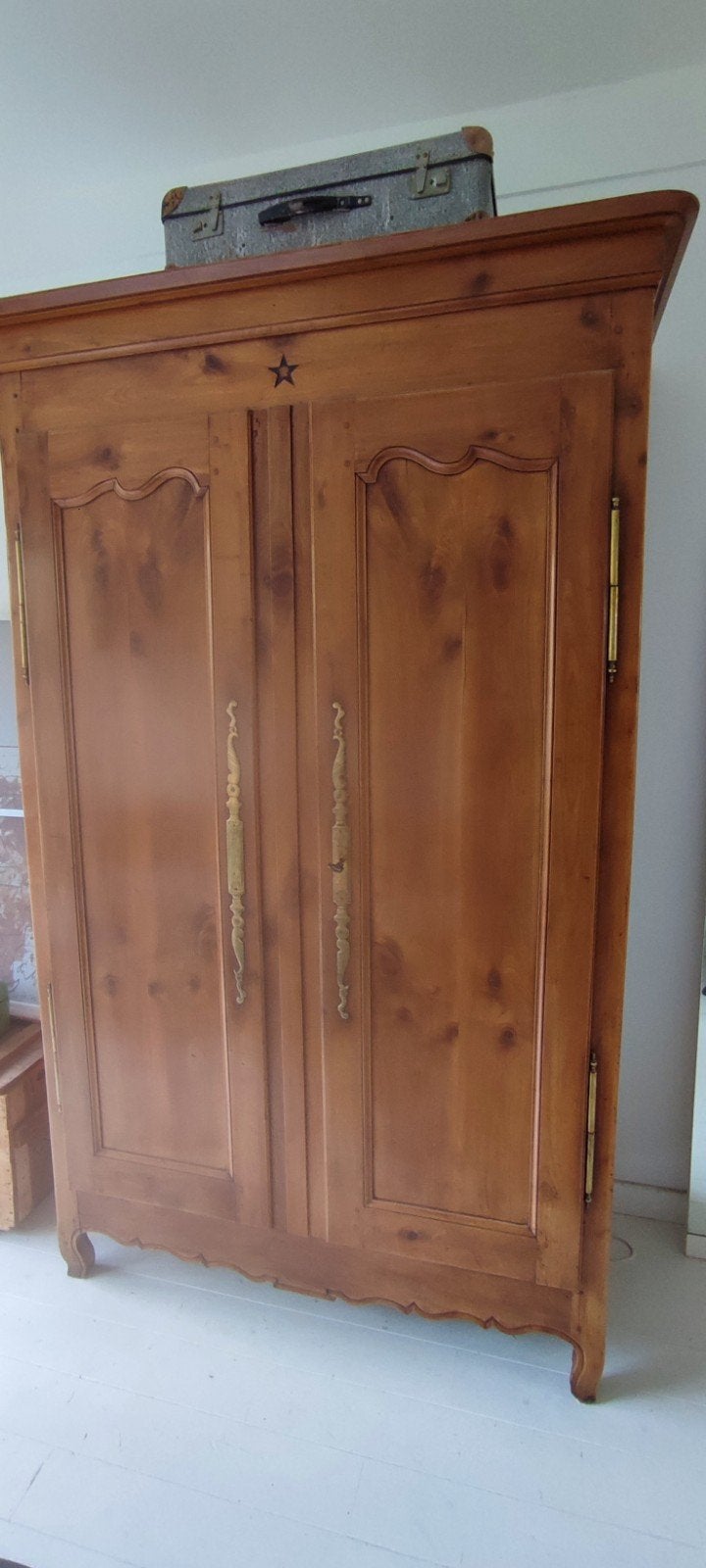 Antieke Franse kersenhouten kast, Ophalen