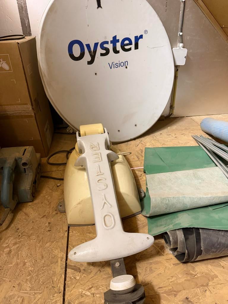 Oyster Automatische Schotelantenne met Digitale Ontvanger, Caravans en Kamperen, Ophalen of Verzenden, Zo goed als nieuw