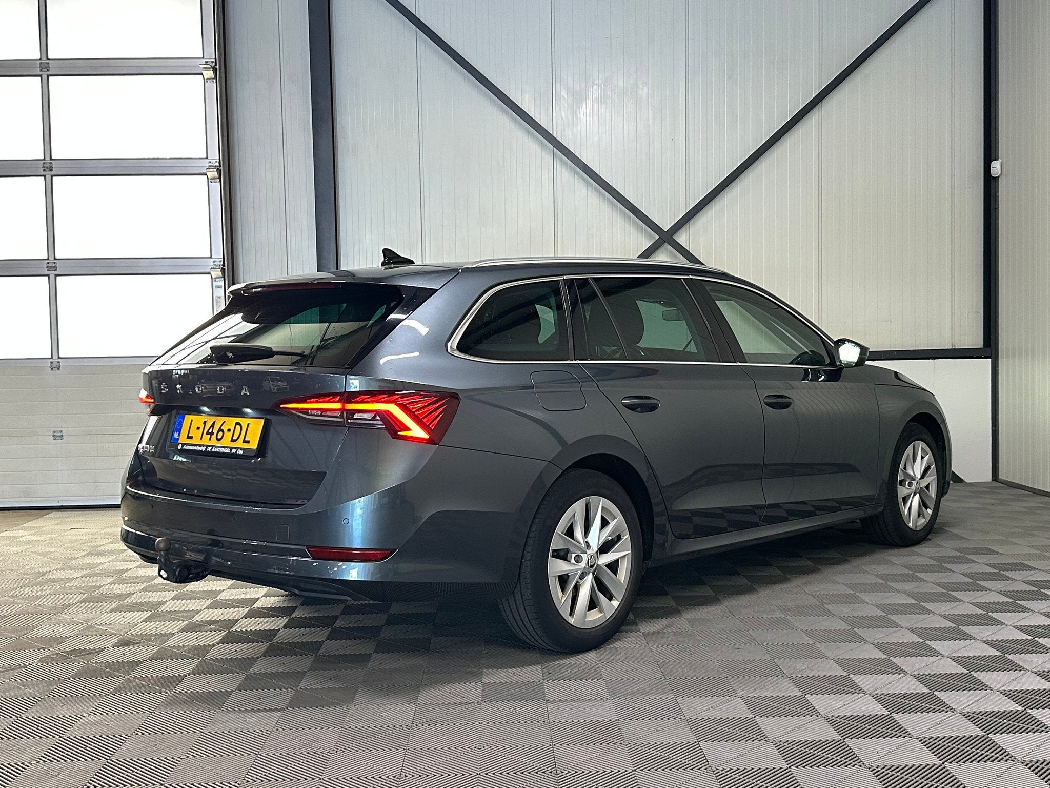 Skoda Octavia Combi 2.0 TDI DSG | Business Plus | Navi | Cam, Gebruikt, Euro 6, 4 cilinders, 23 km/l