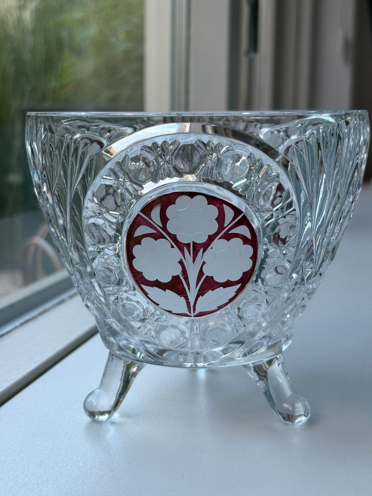 Vintage kristallen schaal met robijnrood decor., Antiek en Kunst, Ophalen of Verzenden