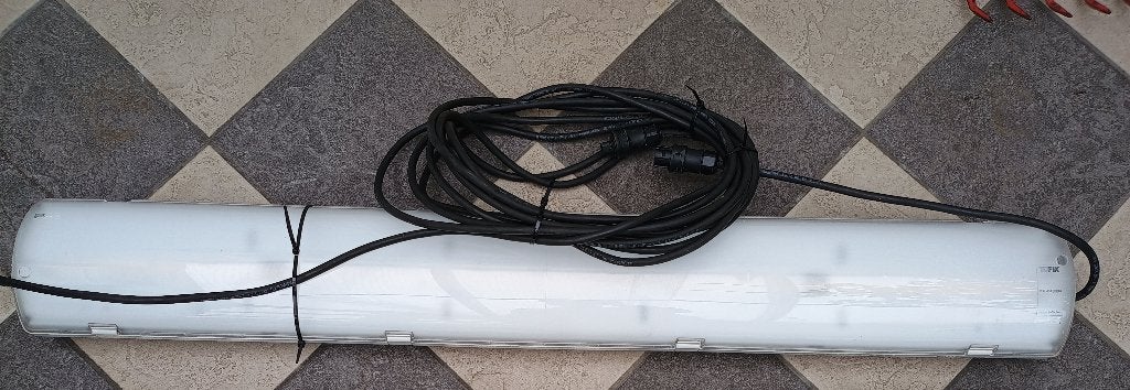 LED lamp – 63W - Waterbestendig, Doe-het-zelf en Verbouw, Bouwverlichting, Ophalen of Verzenden, Zo goed als nieuw, 50 tot 200 watt