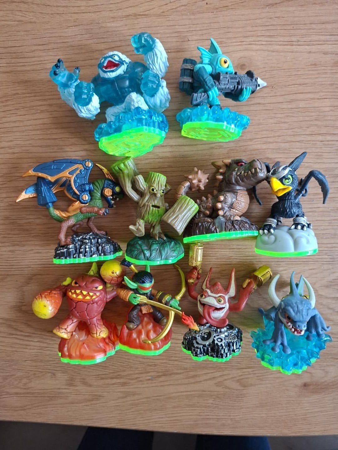 Skylanders set 10 figuren groene basis, Verzamelen, Ophalen of Verzenden, Zo goed als nieuw