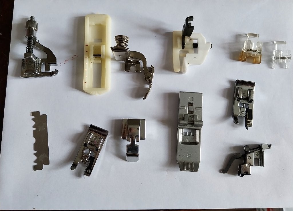 Voetjes Bernina model Bernette overlock naaimachine, Bernina, Verzenden, Nieuw, Naaimachine