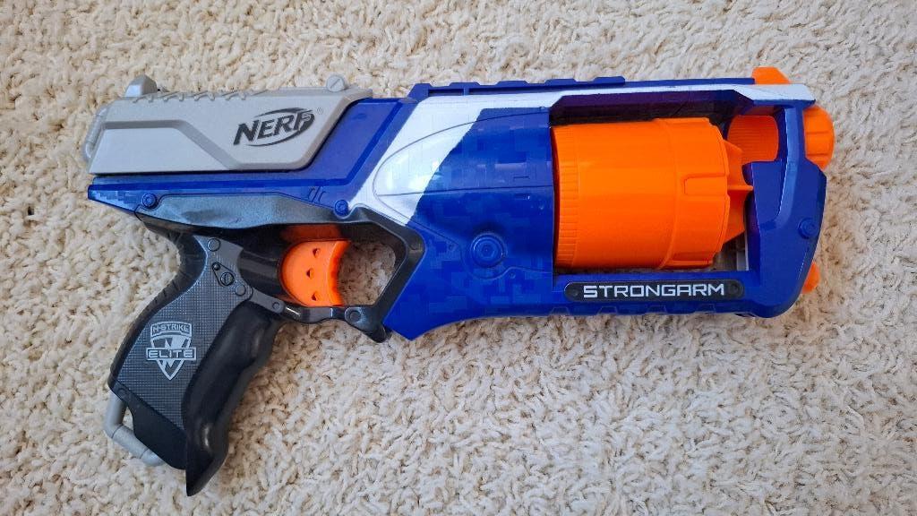 Nerf N-Strike Strongarm (getest en met pijltjes), Ophalen of Verzenden, Gebruikt