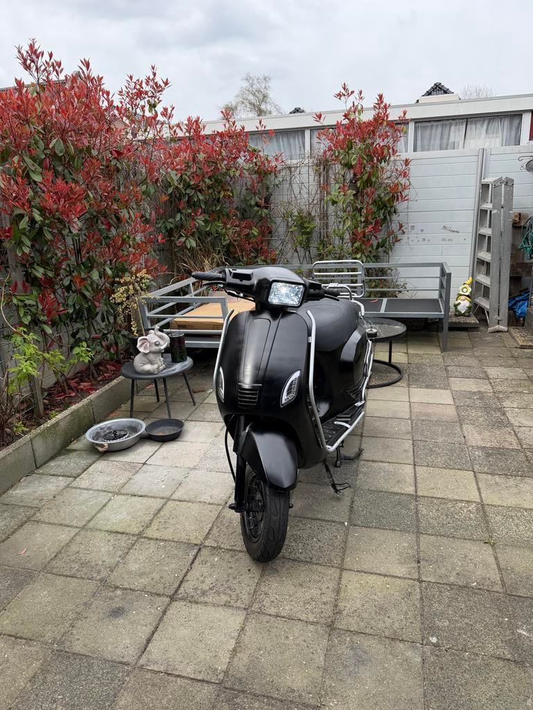 La Souris scooter 2021 200 euro zo ophalen, Fietsen en Brommers, Ophalen, Gebruikt, Maximaal 45 km/u, Benzine
