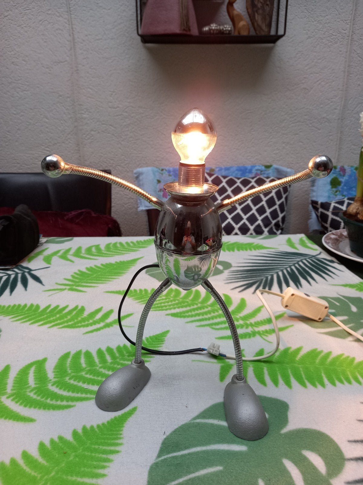 Vintage, midcentury chromen lampje het "Mannetje" genaamd., Gebruikt, Overige merken, Vintage, Met schakelaar