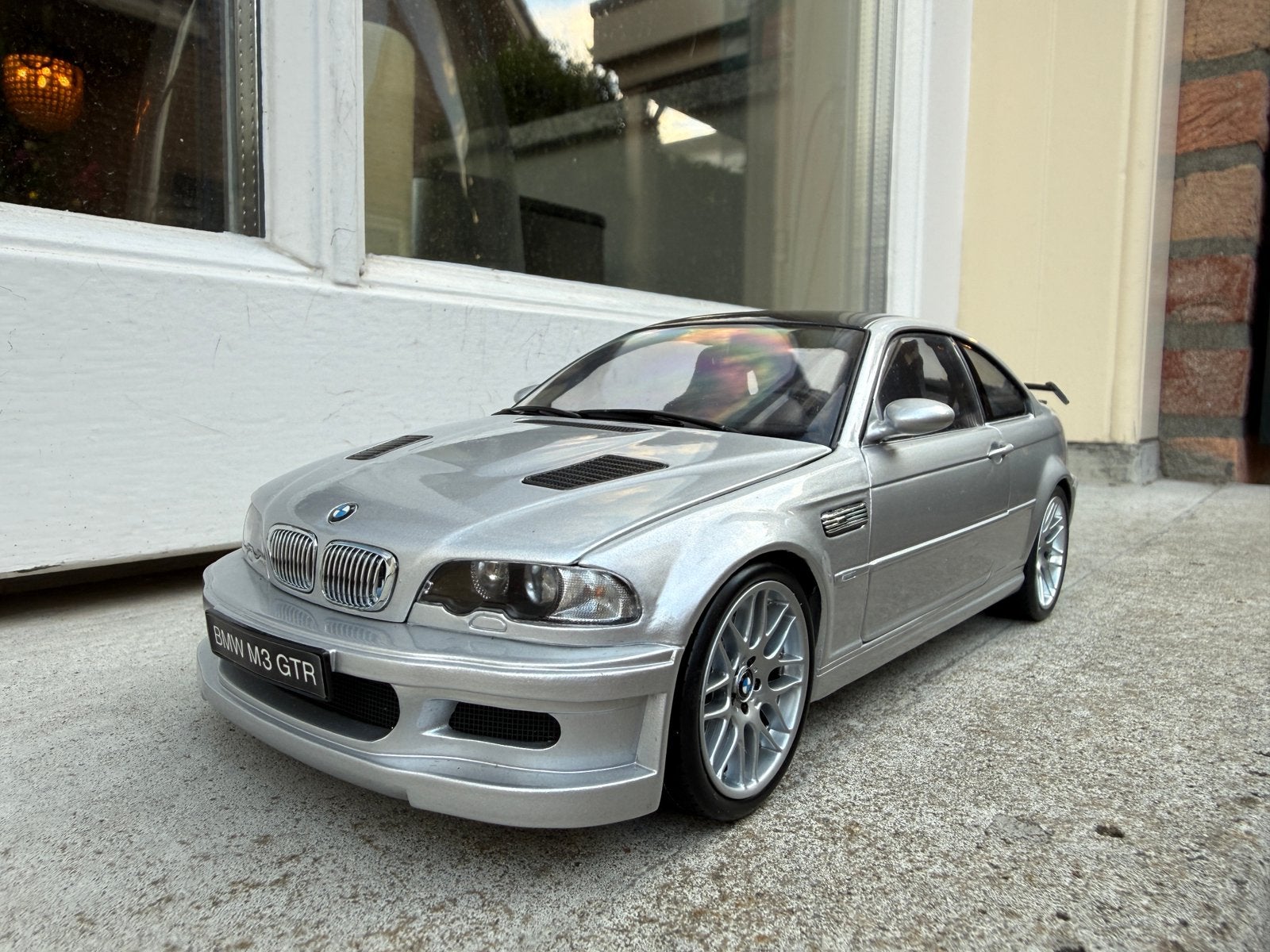 1:18 BMW E46 M3 GTR zilvergrijs 2001 Kyosho BMW Dealer, Kyosho, Auto, Ophalen of Verzenden, Zo goed als nieuw