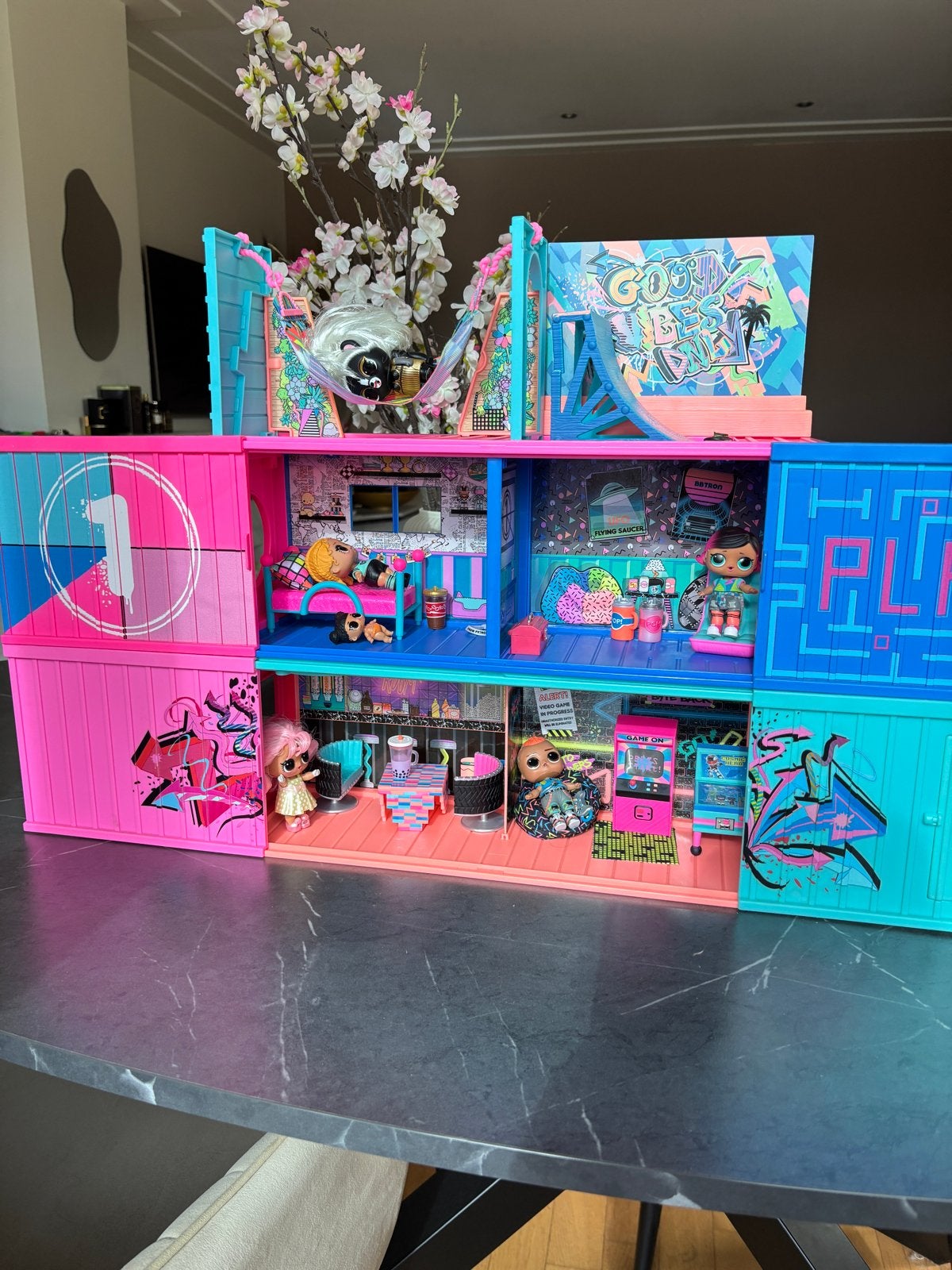 L.O.L. Surprise! Speelhuis met poppen en accessoires, Ophalen, Zo goed als nieuw, Meisje