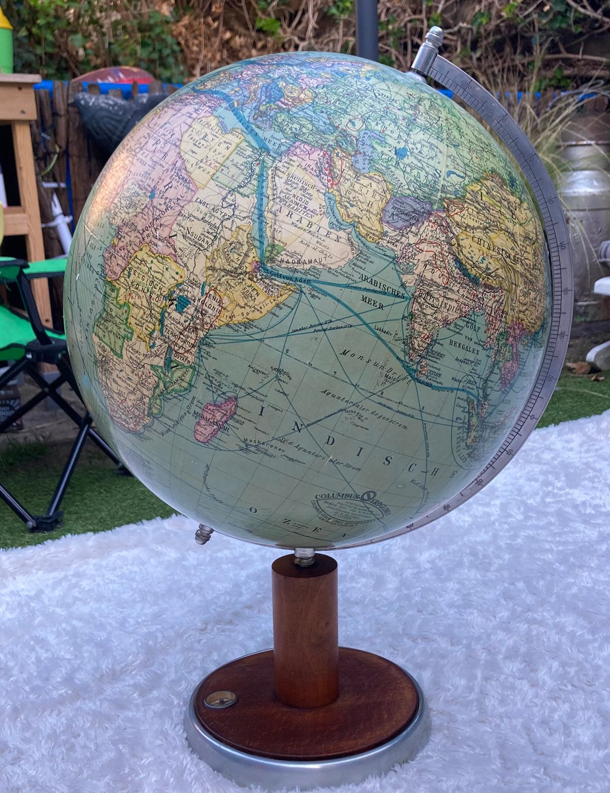 Antieke globe Columbus met kompas houten voet met chroom., Ophalen, Zo goed als nieuw