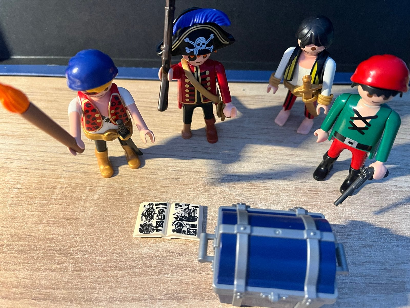 Playmobil Piraten Set - 4 Figuren met Schatkist en Accessoir, Pirates, Gebruikt, Complete set, Ophalen of Verzenden