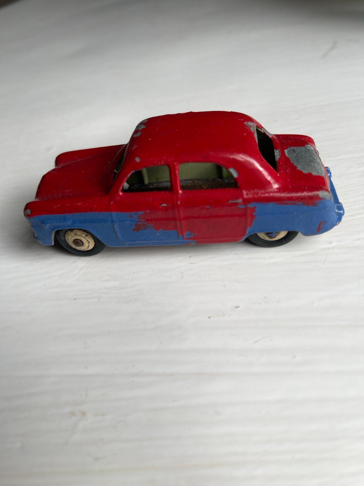 Vintage Dinky Toys Ford Zephyr - Rood/Blauw, Verzamelen, Verzenden, Gebruikt