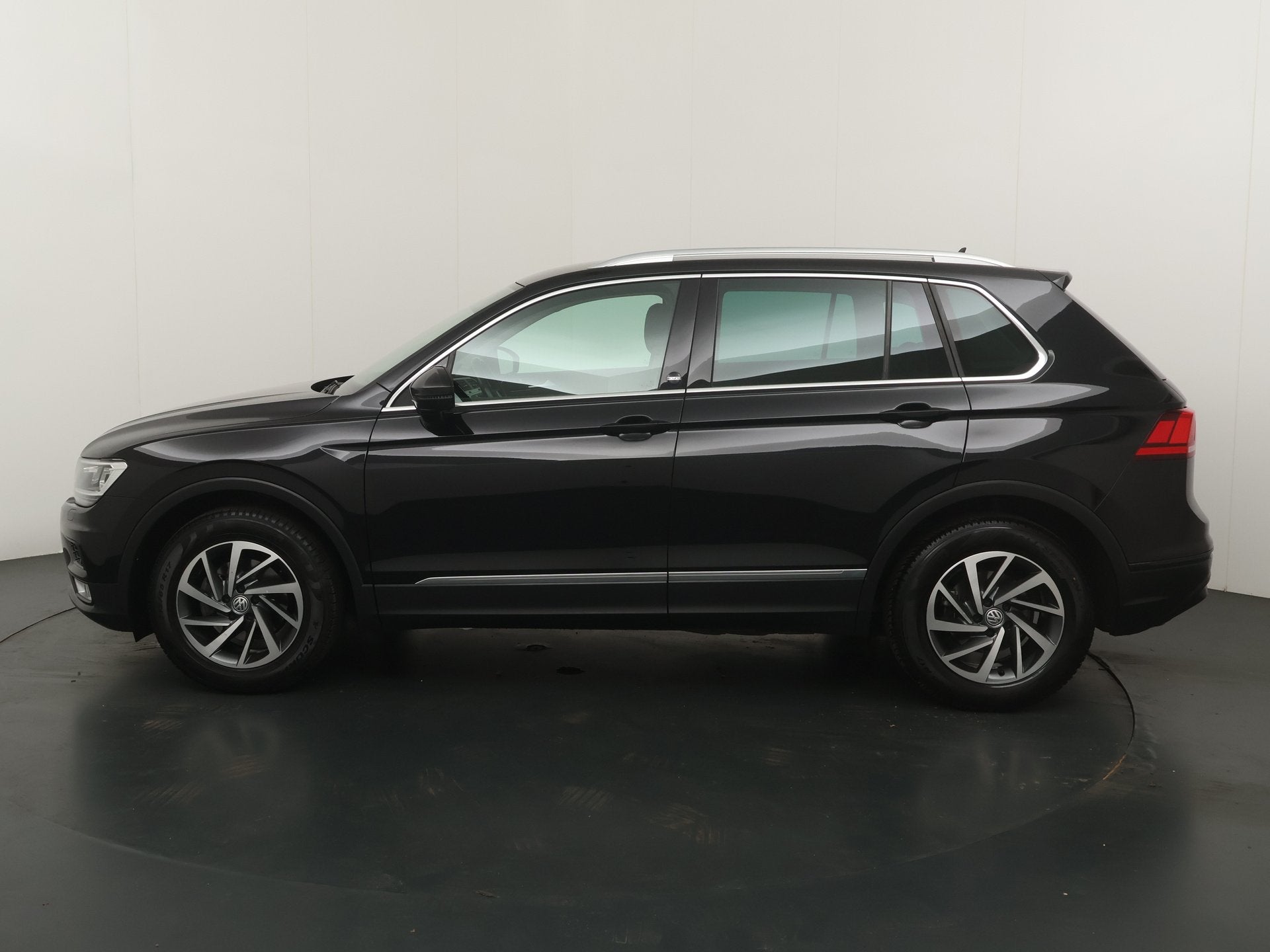 Volkswagen Tiguan 1.4 TSI ACT Sound 150PK | Adap. cruise | T, Auto's, Voorwielaandrijving, 12 maanden, Stof, 4 cilinders