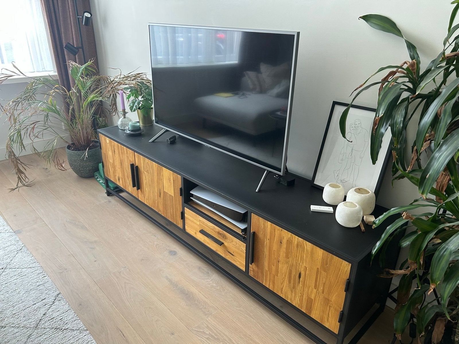 Lage dressoir / TV-meubel van massief teakhout en staal, Ophalen, Gebruikt, 150 tot 200 cm, Minder dan 100 cm