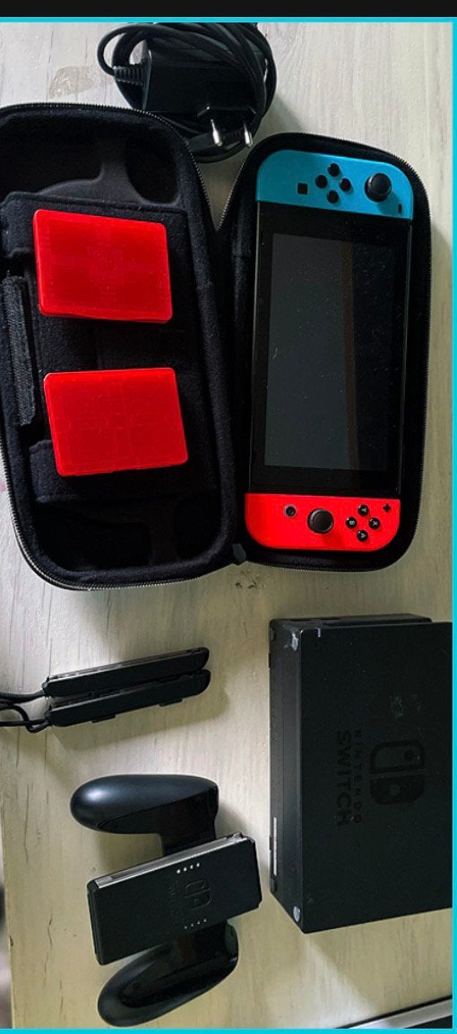 Nitendo switch full set met special blauw mario hoes, Spelcomputers en Games, Spelcomputers | Nintendo Switch, Ophalen, Gebruikt