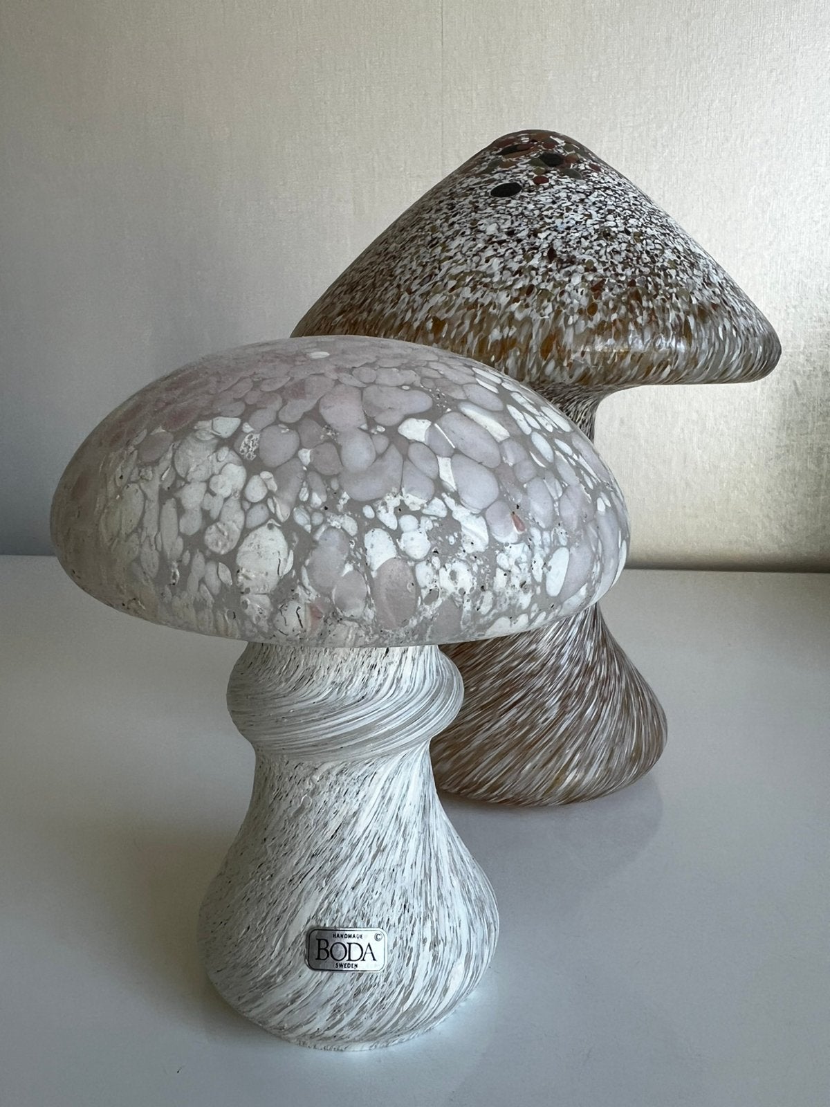 Kosta Boda Groot Mushroom Monica Backström Roze Wit Spikkel, Ophalen of Verzenden, Lamp, Glas