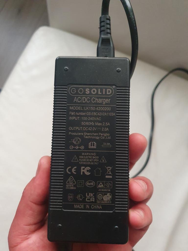 GOSOLID AC/DC Oplader 42V 2A (3-pins), Ophalen, Gebruikt