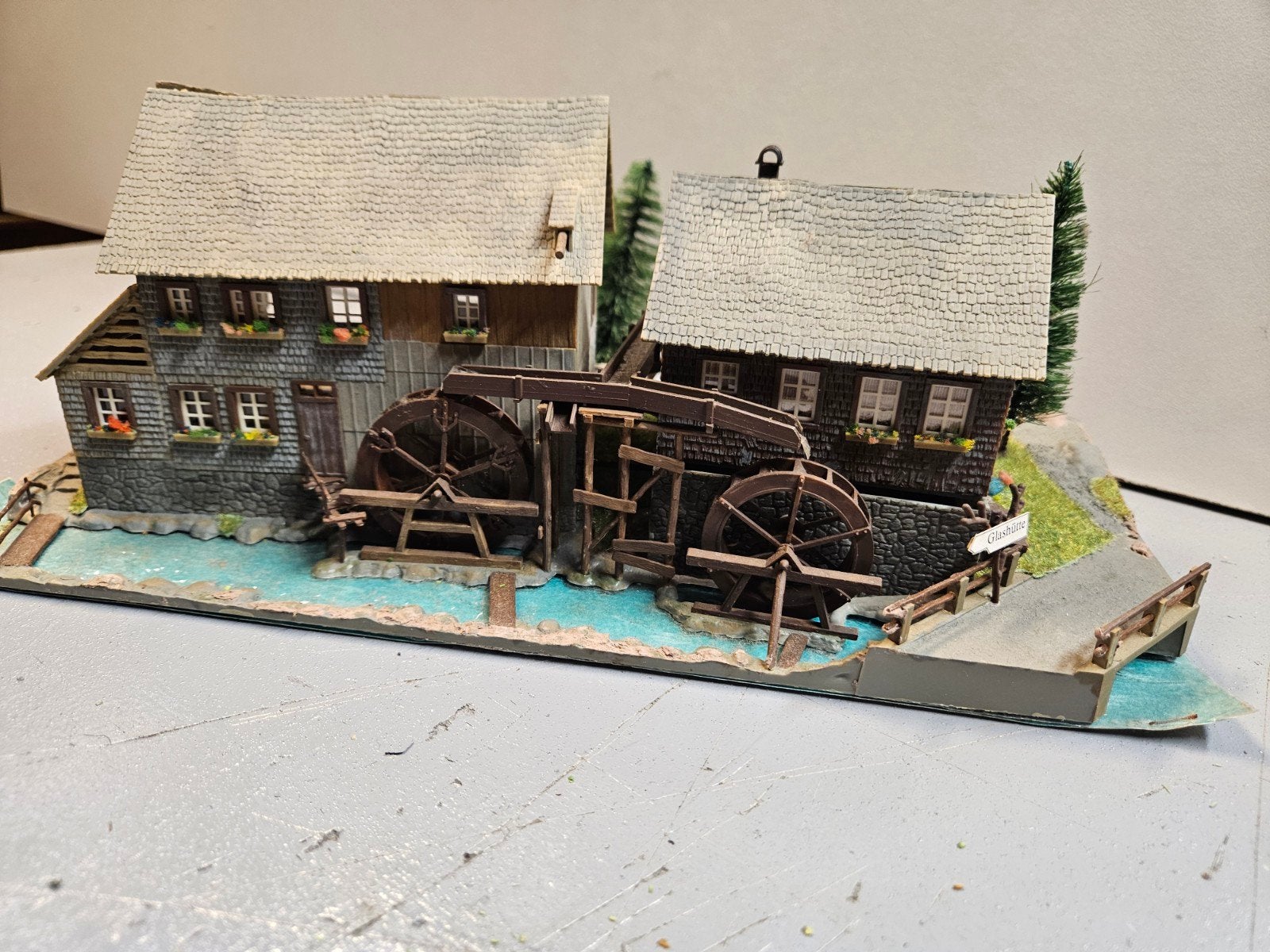 Faller Watermolen met Bewegend Rad en Verlichting, Hobby en Vrije tijd, Modelbouw | Overige, Ophalen of Verzenden, Gebruikt, 1:50 tot 1:144