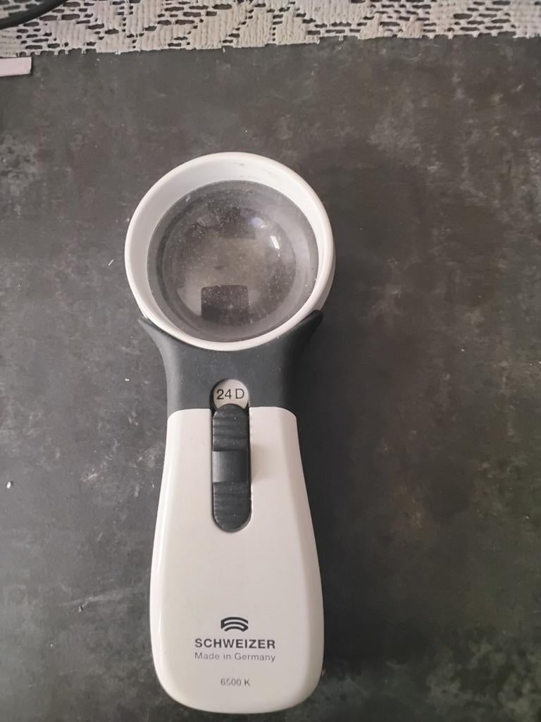 Schweizer ERGO-Lux MP Loep met LED Verlichting, Hobby en Vrije tijd, Vergrootglazen, Loepen en Loeplampen, Ophalen of Verzenden