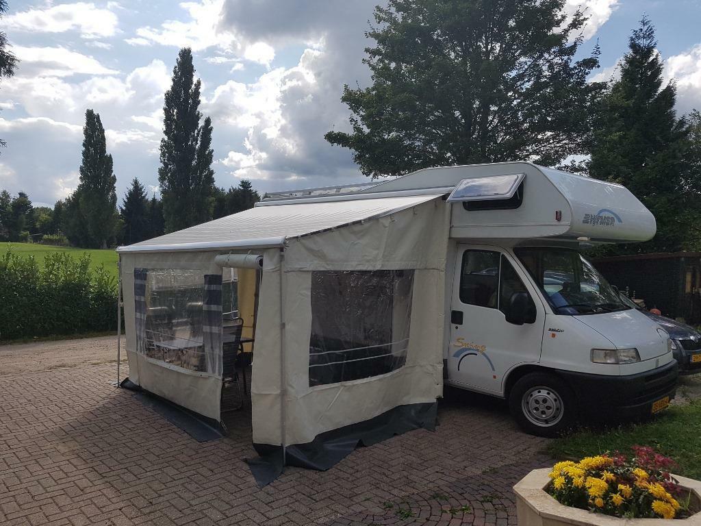 Zeer mooie, luxe 6 persoons camper te huur! airco,tv etc etc