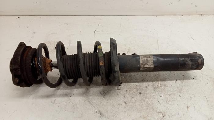 Schokdemperpoot links-voor van een Volkswagen Passat, Auto-onderdelen, Ophalen of Verzenden, 3 maanden garantie, Gebruikt, Volkswagen