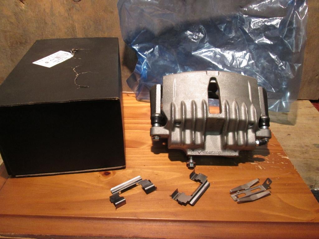 Nieuwe linker remklauw Camaro/Firebird 98-02, Ophalen of Verzenden, Nieuw, Chevrolet