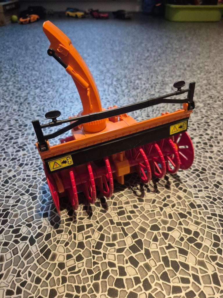Bruder sneeuwfrees, Ophalen, Zo goed als nieuw