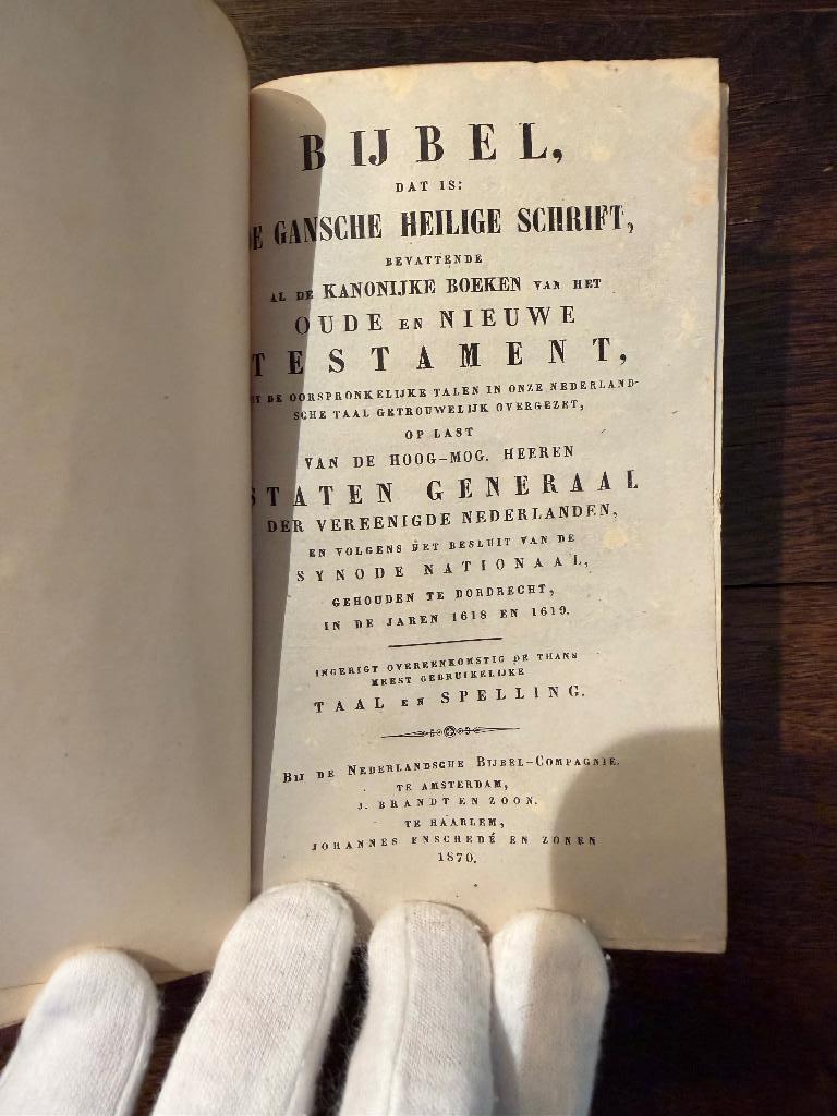 Bijbel met leren kaft, koperen slot, Ophalen, Nederlandsch Bijbelgenootschap